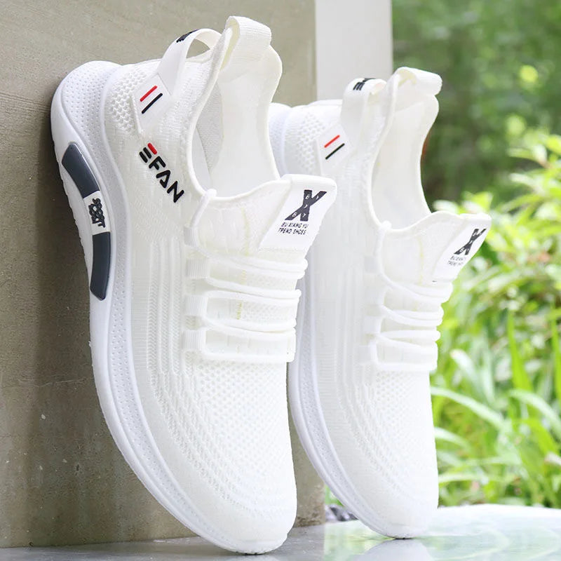 Komfortable herresko for tur og hverdag – pustende og brede slip‑on sneakers